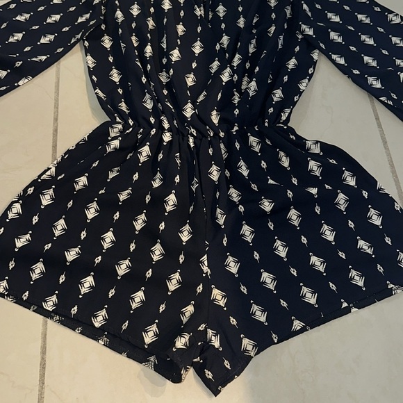 Million Bullpup Romper Sz. M - Picture 3 of 6